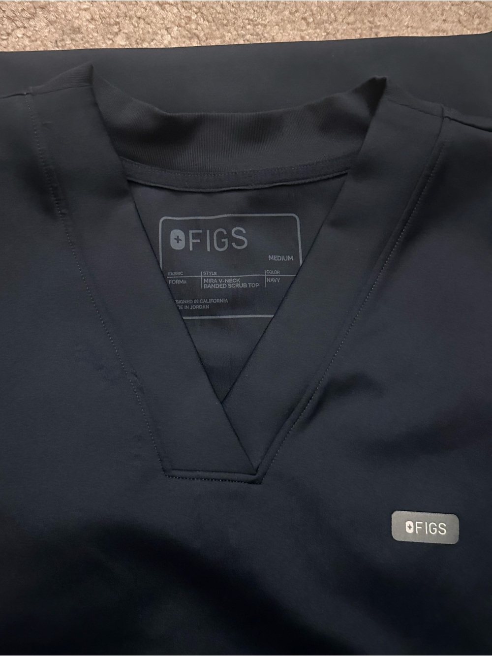 FIGS Women’s scrub sets - Picture 3 of 6